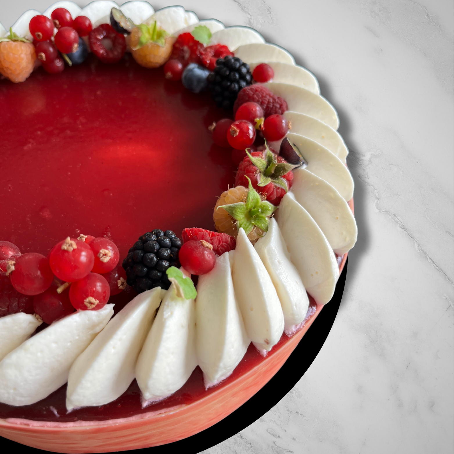 Le Diadème – Entremets fruité au raffinement printanier