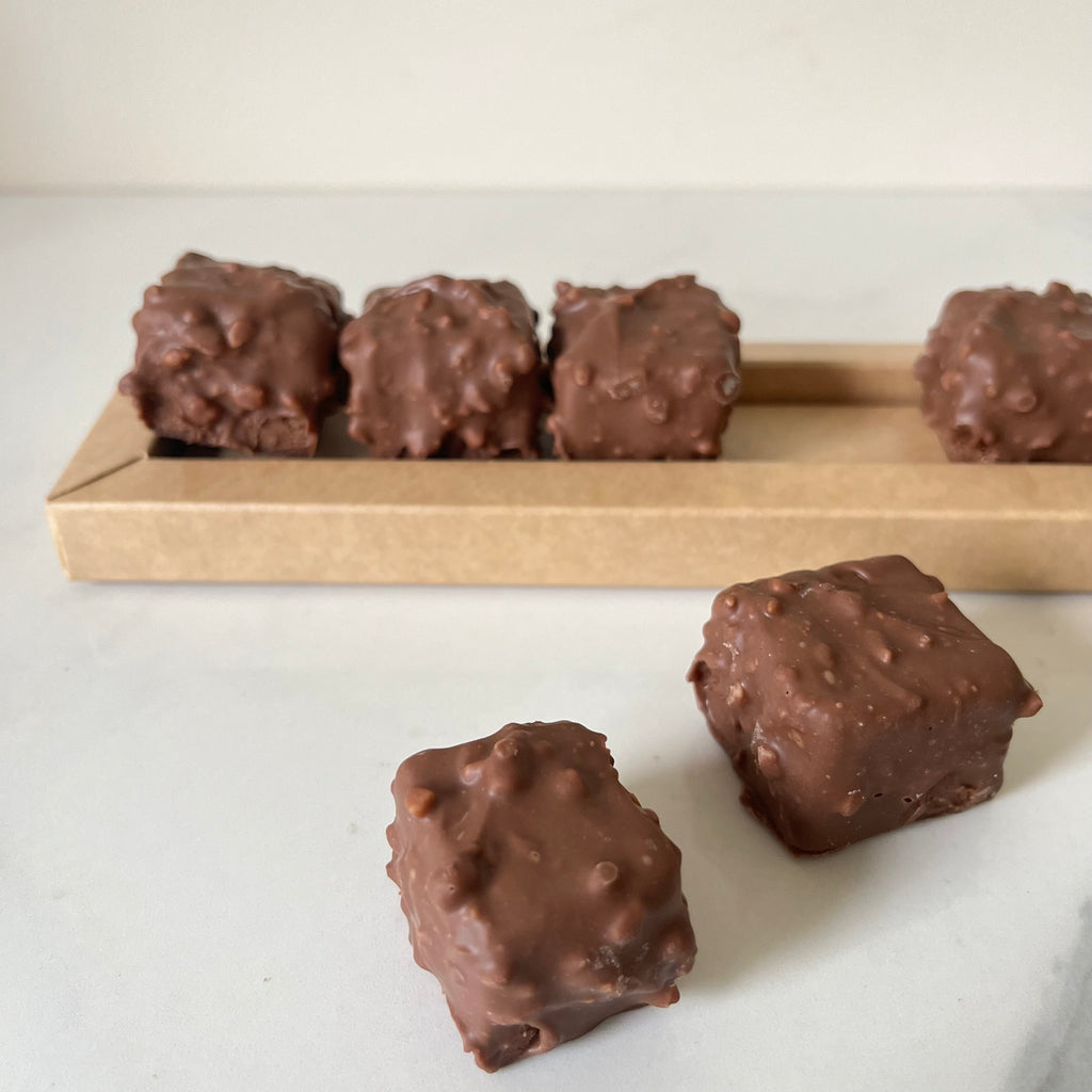 Les Rochers – la gourmandise croquante au chocolat