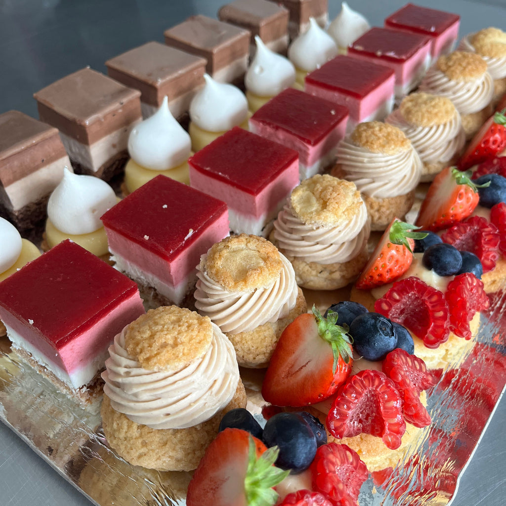 Assortiment de mignardises sucrées artisanales – Buffet & événements