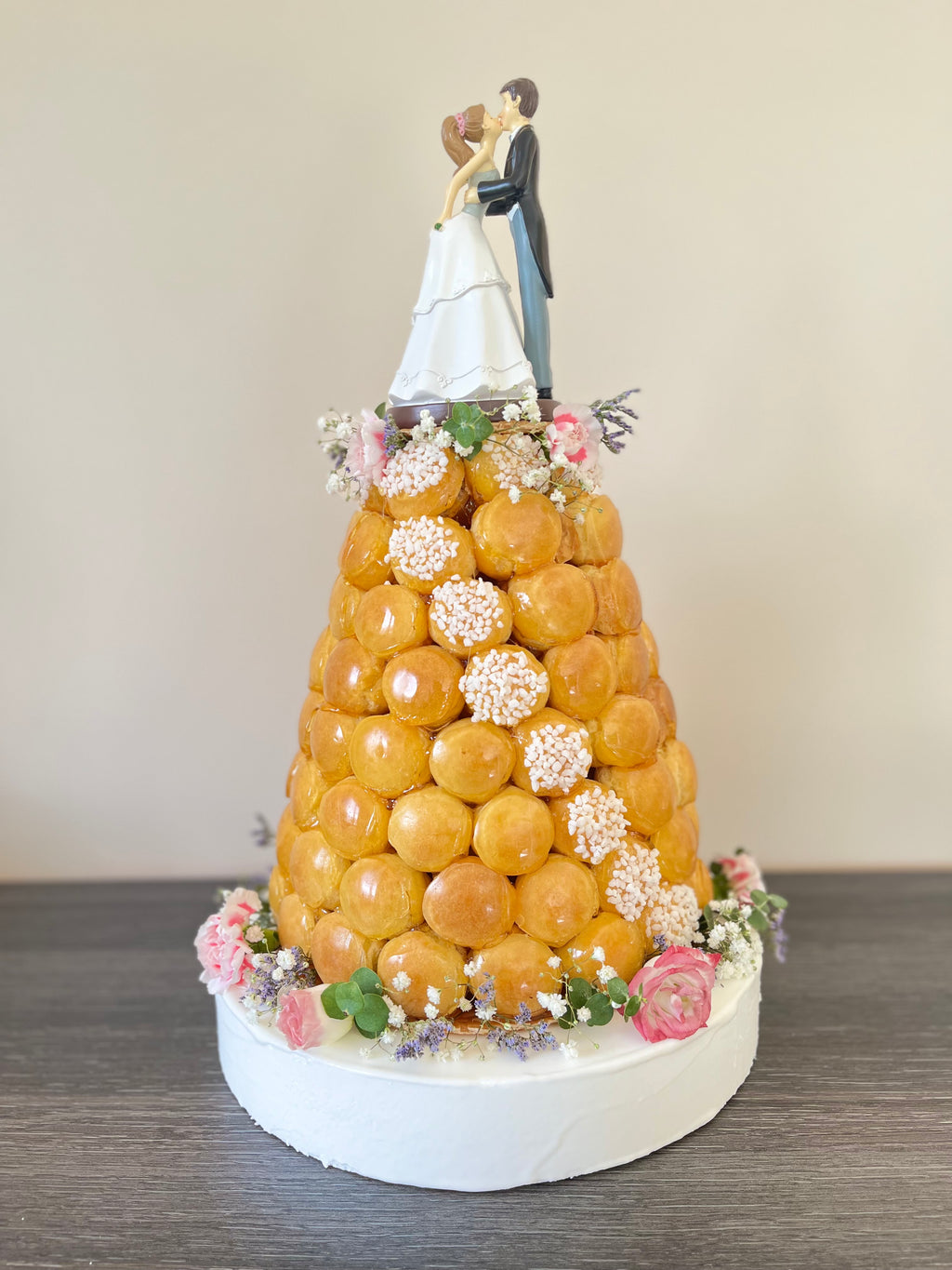 Pièce montée en choux artisanale – Mariage, baptême et événements